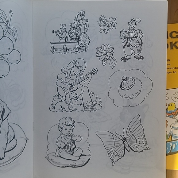 Pair of vintage coloring books - Picture 10 of 17